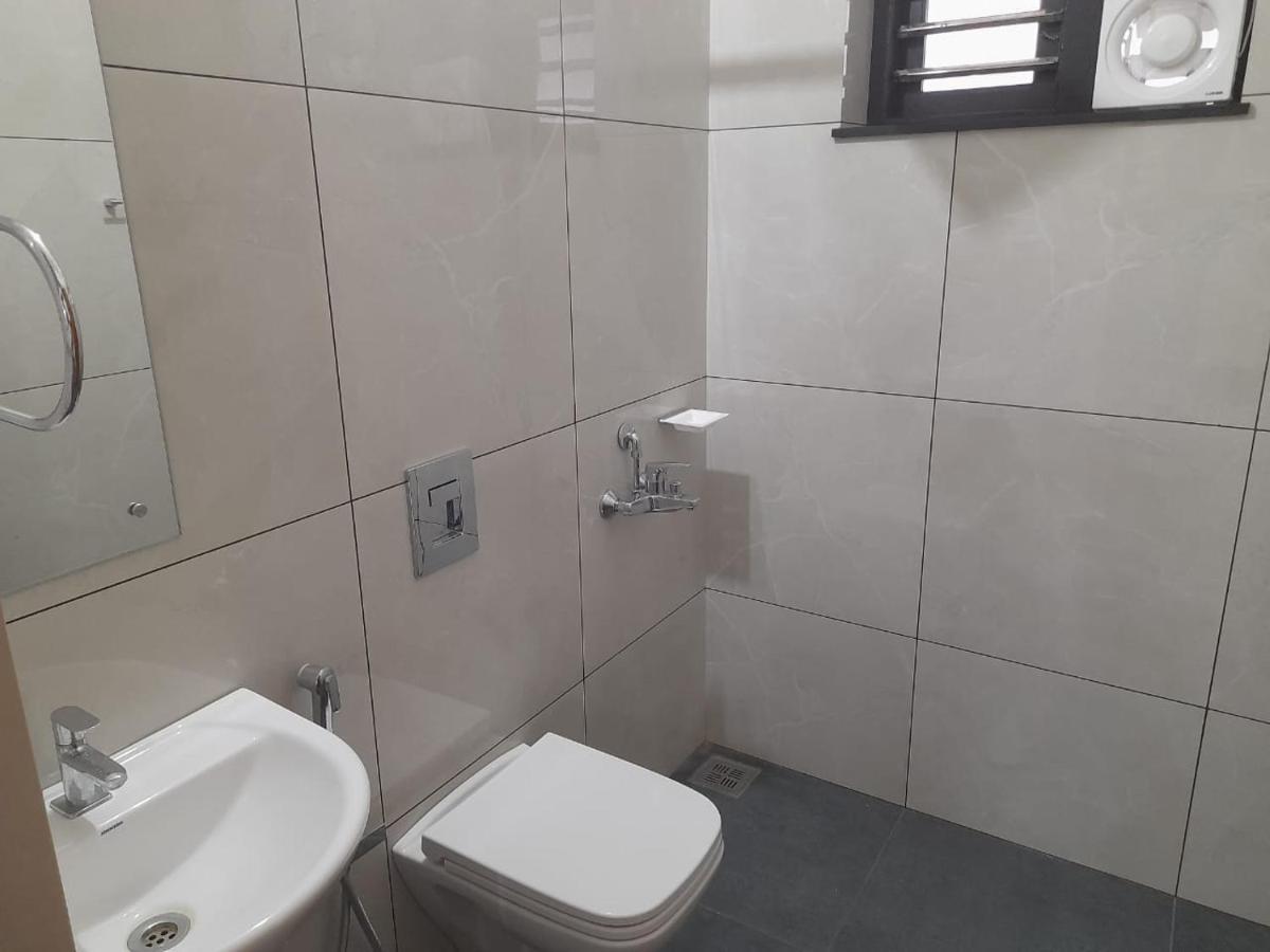 סולטאן באטרי Milestone Inn מראה חיצוני תמונה